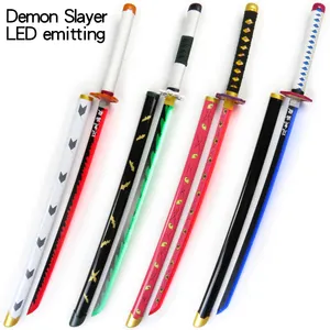 Espada de brinquedo Demônio Slayer Bambu Japão Cosplay Espadas para crianças Luz LED tira emite luz à noite 104CM