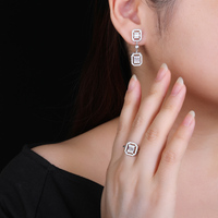 Ensemble boucles d'oreilles et bague tendance en argent sterling 925, design haut de gamme, géométrique carré, zircon étincelant, luxe léger pour femme