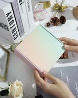 Prix d'usine pour boîte d'expédition et d'emballage cadeau au design OEM, finition dégradée pastel délicate