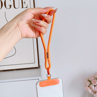 Cordino Corto Personalizzato con Logo per Cellulare, in Poliestere Monocolore, con Gancio Staccabile per Accessori e Chiavi - Ordine all'Ingrosso