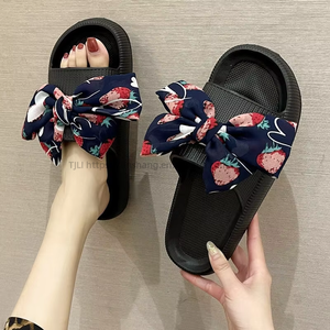 Nouvelles pantoufles décontractées d'été pour femme, motif fraise, pour intérieur et extérieur, tendance - Product Image 1