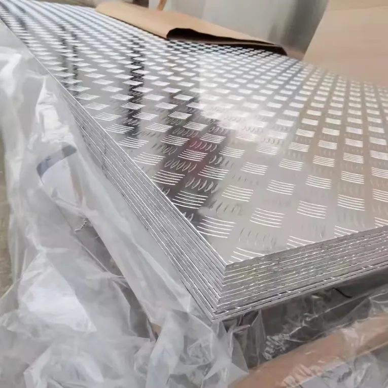 1000 3000 5000 시리즈 장식 알루미늄 트레드 플레이트 양각 다이아몬드 알루미늄 플레이트 바닥 건물 사용