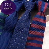 Cravate en tricot pointue pour homme de 7 cm, accessoire vestimentaire professionnel, cravate en polyester tricoté à pointe flèche pour messieurs, cravate personnalisable