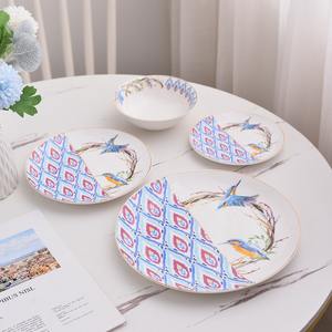 Vente en gros de vaisselle de luxe moderne en porcelaine osseuse, plat en céramique à bordure dorée à motif flou durable pour la maison, mariage et fête - Product Image 3