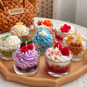 Vente en gros de bougies parfumées en forme de gâteau bougies fantaisie décoratives à la cire de soja bougie créative aromatique de luxe de marque privée pour les fêtes de fin d'année - Product Image 6