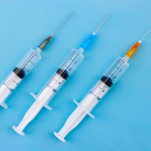 Инъекционные шприцы с иглами для ветеринарии, сертифицированные CE, различных объемов: 1 мл, 3 мл, 5 мл, 10 мл, 20 мл, 50 мл, 60 мл - Product Image 1