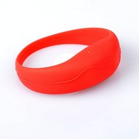 Pulsera LED de Silicona con Control Remoto, Regalo de Boda, Logotipo Personalizado, 7 Colores, Pulseras Luminosas para KTV, Control por Voz