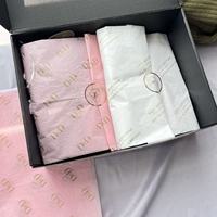 Papier de soie d'emballage noir imprimé sur mesure avec logo doré pour l'emballage de savons et de vêtements