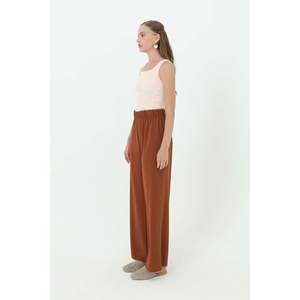 Pantalones Casuales de Pierna Ancha y Cintura Alta para Mujer Puane - Cómodos Pantalones Marrones de Moda con Corte Moderno 18103PNT - Product Image 2