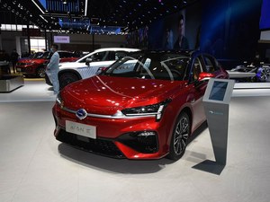 AION <span class=keywords><strong>S</strong></span> 2020 630KM Charm Max, voiture électrique d'occasion de haute qualité, cinq portes, cinq sièges, sièges en cuir - Product Image 2