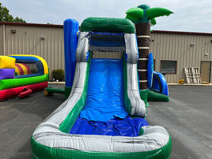 Château gonflable avec toboggan, en promotion, pour location commerciale en extérieur lors de fêtes - Product Image 2