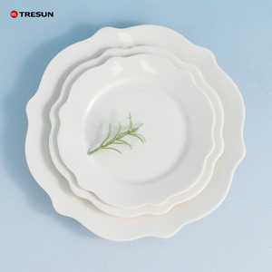 Vente en gros porcelaine fine avec logo personnalisé New Bone China Plats et assiettes de mariage de restaurant d'hôtel de forme irrégulière - Product Image 3