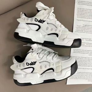 Zapatillas deportivas casuales de plataforma gruesa estilo Hong Kong, de moda y versátiles, para parejas, hombres y mujeres - Product Image 3