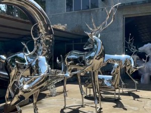 مشغولات معدنية مخصصة عالية الجودة: منحوتات غزال فنية حديثة من الفولاذ المقاوم للصدأ بمرآة للخارجية والفنادق والحدائق - Product Image 6