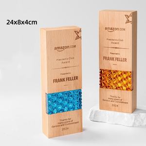 Trophées en bois personnalisés arc-en-ciel ambre bleu 8x24cm pour <span class=keywords><strong>reconnaître</strong></span> les réalisations et saluer les efforts - Product Image 1