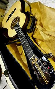 Guitare classique haut de gamme entièrement en <span class=keywords><strong>bois</strong></span> massif de 39 pouces, Geake K-980, fabriquée à la main, table en épicéa suisse, fond et côtés en érable œil de moineau, vente en gros - Product Image 3