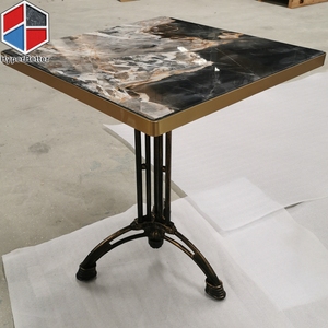 Vente en gros, table de café carrée en marbre noir magique, cadre doré, base en fer forgé noir, 60cm - Product Image 2