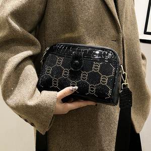 Populaire Style coréen femme nouvelle mode petit sac Niche Senior sens diamant clouté diamant motif épaule sac à bandoulière - Product Image 1