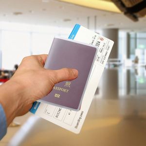 Funda de Pasaporte Transparente de PVC para Viajes, Porta Tarjetas de Pasaporte, Ideal para Negocios, Gran Venta - Product Image 4