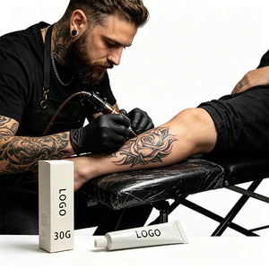 Baume pour tatouage à texture lisse tendance 30g, logo personnalisé, prévient la crovaison pour les artistes tatoueurs professionnels et les salons - Product Image 1