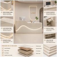 Comptoir de réception ondulé style crème avec éclairage LED intégré, comptoir avant, logo personnalisé, table de caisse pour salon de beauté, spa, boutique