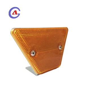 Réflecteur de garde-corps trapézoïdal rouge ou blanc - Product Image 2