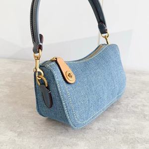 Blue Women's <span class=keywords><strong>Swinger</strong></span> Denim Indigo Crossbody 20 Bolso de hombro de alta calidad Bolso de mano Diseñador de moda para niña Fiesta de compras - Product Image 1