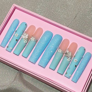 <span class=keywords><strong>Uñas</strong></span> de prensa francesas acrílicas artificiales cortas hechas a mano al por mayor puntas de <span class=keywords><strong>uñas</strong></span> <span class=keywords><strong>postizas</strong></span> estilo ataúd de lujo diamantes de imitación para salón de dedos - Product Image 6