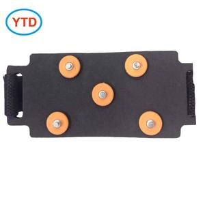 टिकाऊ रबर बर्फ जूते बर्फ साफ करता है सुरक्षित सर्दियों की चढ़ाई और आउटडोर काम के लिए पर्ची-ऑन बर्फ ग्रिप्स - Product Image 1