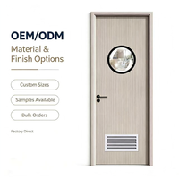 Porte intérieure battante moderne personnalisée en MDF étanche avec vitre d'observation et persiennes de ventilation, pour projets hôteliers et d'appartements (OEM/ODM)