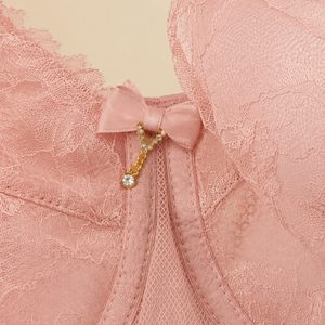 Soutien-gorge élégant rose en dentelle avec pendentif nœud, fermeture à 3 rangées de crochets, bretelles réglables et ailes respirantes en maille - Product Image 5