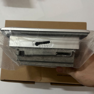 คอนโทรลเลอร์ <span class=keywords><strong>HMI</strong></span> PLC ออลอินวัน ของแท้ใหม่เอี่ยมพร้อมส่ง  หน้าจอสัมผัส <span class=keywords><strong>HMI</strong></span> พร้อม PLC ในตัว Touchwin 2711P-T7C22D9P - Product Image 1