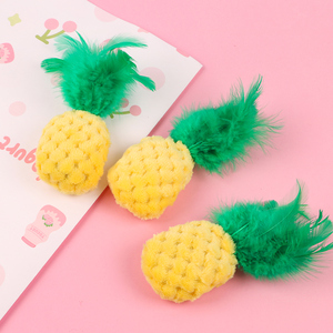 Juguetes interactivos de peluche con hierba gatera y plumas para mascotas, venta al por mayor, lindos juguetes con forma de piña para perros y gatos - Product Image 2