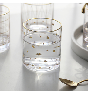 <span class=keywords><strong>Verre</strong></span> à whisky rond tasse en <span class=keywords><strong>cristal</strong></span> personnalisé <span class=keywords><strong>rhum</strong></span> de roche jante dorée <span class=keywords><strong>verre</strong></span> à whisky à boire - Product Image 2