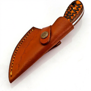 Couteau artisanal en acier Damas avec manche en bois - Lame fixe de 7 pouces, pointe clip, couteau de chasse/camping EDC - Product Image 4