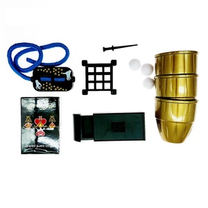 Ensemble de tours de magie 5-en-1, style rétro écologique, en plastique, certifié CE, blagues originales pour cadeau farfelu - Product Image 2