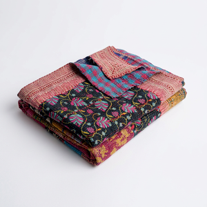 Colcha Kantha Vintage de la Mejor Calidad Hecha a Mano - Product Image 1