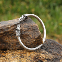 Souvenir Viking Bracelet Viking en acier inoxydable Bracelet Viking pour hommes Bracelet Corbeau nordique Bijoux Viking