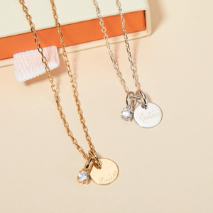 Personalizzato Mini cristallo solitario collana ciondolo a disco moderno in acciaio inox gioielli in acciaio inox 316l <span class=keywords><strong>nome</strong></span> personalizzato - Product Image 1
