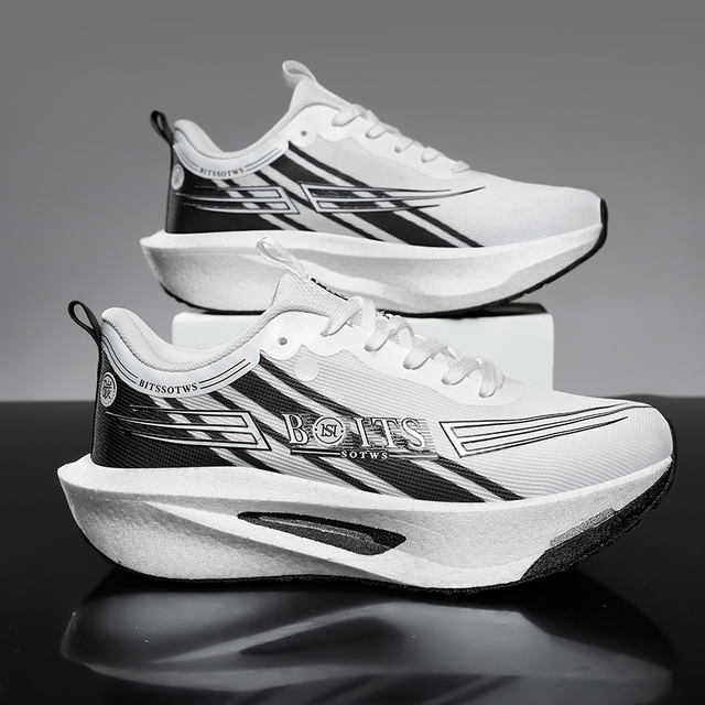 Mesh Running Shoes Ultra-lightweight Cushioning Breathable Fashion Trend Training Shoes All Seasons