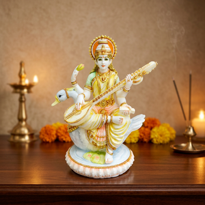 Nirmala Handicrafts - Estatua de la Diosa Saraswati Hecha a Mano con Resina y Polvo de Mármol, con Veena y Cisne, en Blanco y Dorado, Ídolo de la Deidad Hindú para el Hogar o Mandir - Product Image 1