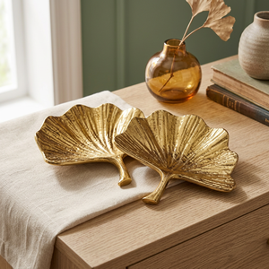 Assiettes décoratives en forme de feuille dorée, en métal poli fait main, design moderne et luxueux - Product Image 5