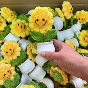 Girasole Artificiale Fatto a Mano all'Uncinetto, Pianta in Vaso Sorridente Ecologica per Natale, Ritorno a Scuola, Festa degli Insegnanti, Capodanno - Product Image 5
