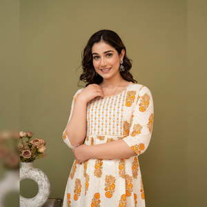 Vestido corto con cuello en V de calidad superior con bordado de secuencia en el cuello Tela de algodón Handloom Fabricante indio - Product Image 1