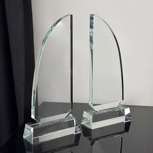 Trofeo in Vetro K9 Personalizzato con Incisione Logo, Stampa UV e Incisione Laser per Premi Aziendali - Product Image 3