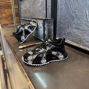 Zapatillas de Plataforma a la Moda para Jóvenes, con Bordado y Diseño de Empalmes, Cómodas y Ligeras, para Uso Diario Informal - Product Image 4