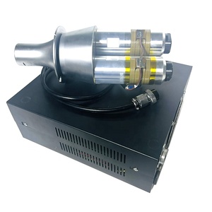 Générateur de soudage ultrasonique 4200W 15kHz et amplificateur de transducteur piézoélectrique pour l'assemblage de boîtiers de batterie PE, garantie 1 an - Product Image 1