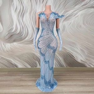 Abito Unico Lusso Leggero Blu Lago con Motivo Strass e Top a Tubino, Modello a Coda di Pesce, per Banchetti, Cantanti, Sfilate, Esami d'Arte e Cerimonie - Product Image 1
