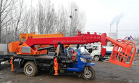 Camion grue à trois roues Camion grue Facteur prix et Offre Spéciale camion grue