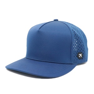 Casquettes de baseball personnalisées de haute qualité, découpées au laser, respirantes, avec boucle en plastique réglable - Product Image 4